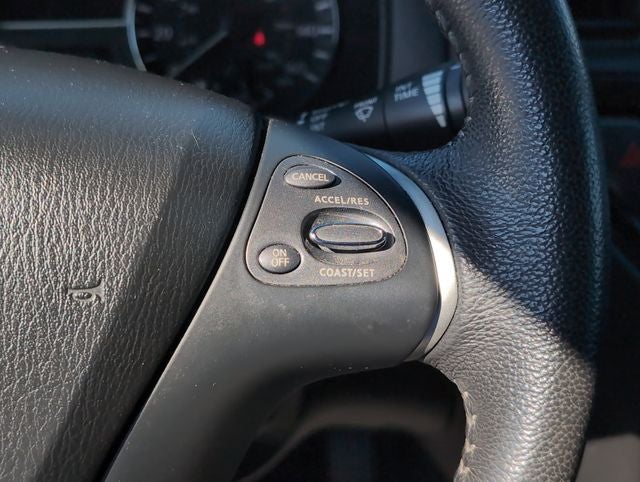 2013 Nissan Pathfinder SV