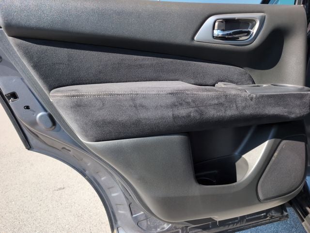 2013 Nissan Pathfinder SV