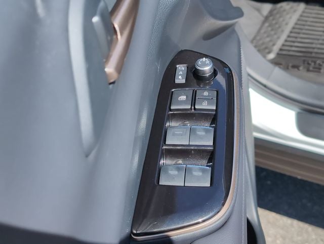 2025 Toyota Crown Signia Limited