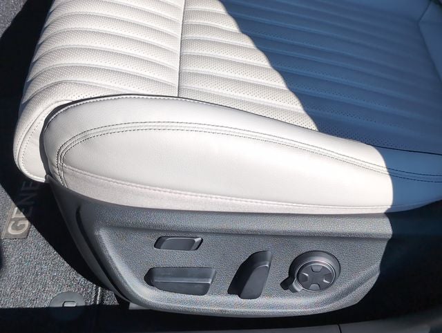 2025 Genesis G70 3.3T Sport Advanced