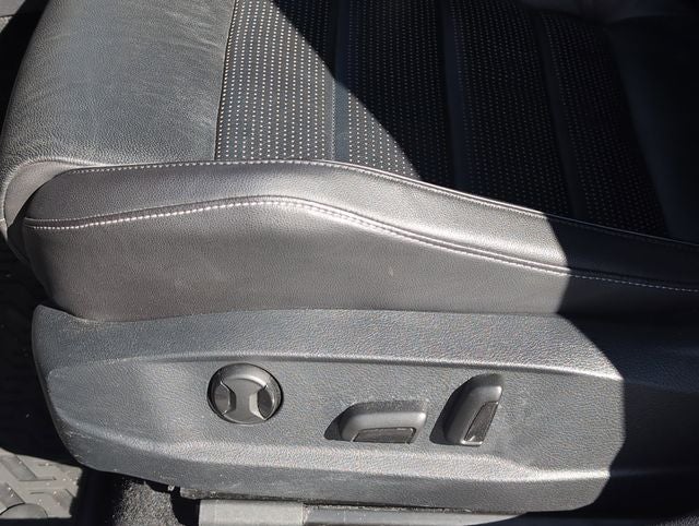 2019 Volkswagen Golf R DCC & Navigation 4Motion