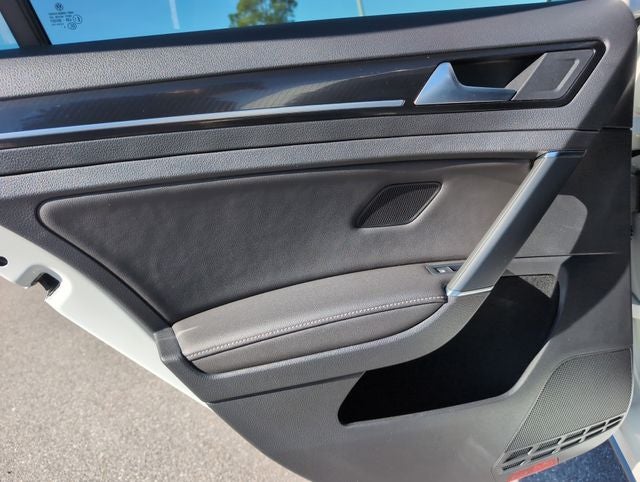 2019 Volkswagen Golf R DCC & Navigation 4Motion