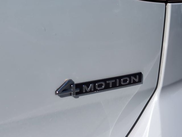 2019 Volkswagen Golf R DCC & Navigation 4Motion