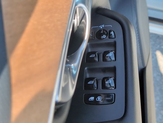 2025 Volvo XC90 Plus